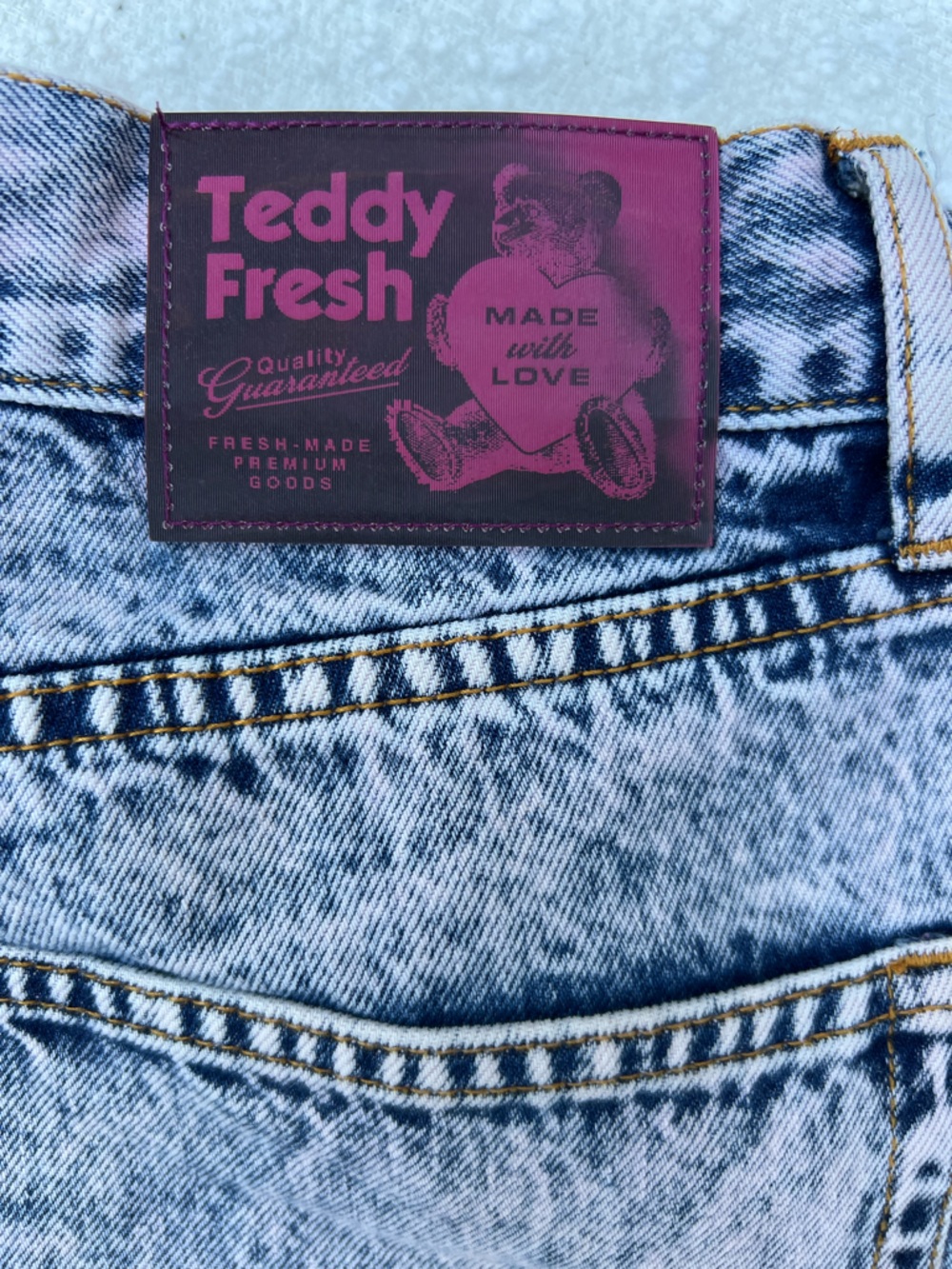 Teddy Fresh Acid Wash Straight Leg Jeans | Size 32 - Picture 7 of 11